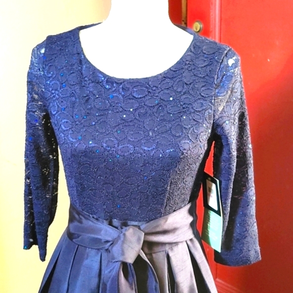 JH BLUE EVENING GOWN SIZE 6 - Picture 2 of 15